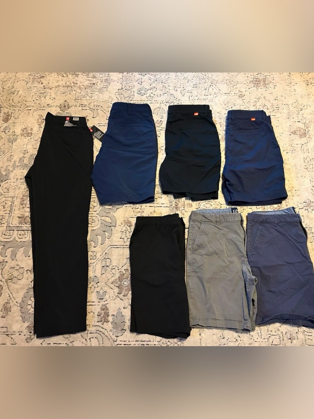 Men’s name brand shorts n pants bundle 36